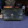Sac à main Yvonne édition limitée, en cuir pleine fleur tanné végétal, couleur vert foncé, fabriqué artisanalement à Nantes.